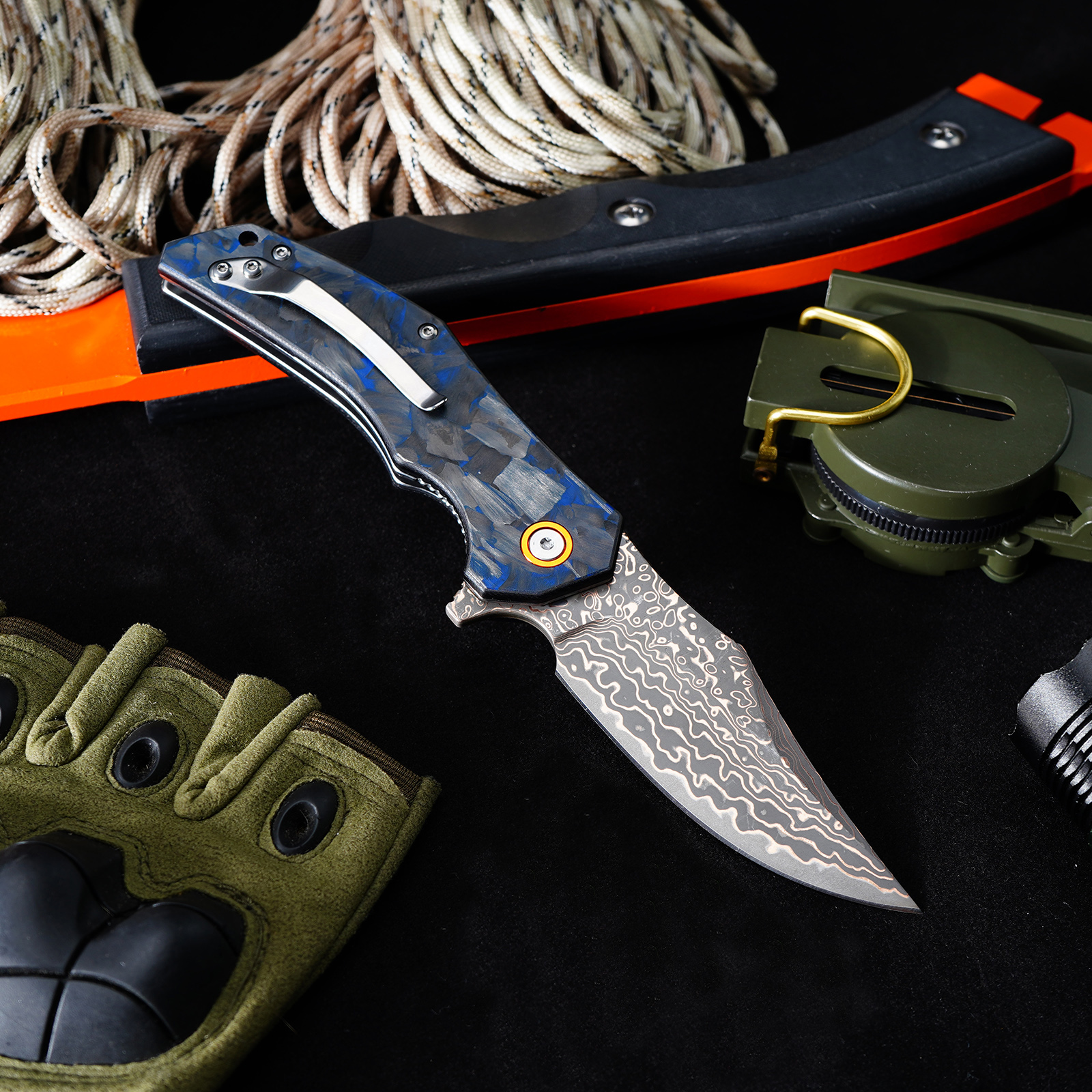 Tunafire Knife GT-DM052-1 Blue Carbon fiber Handle Flipper Knife VG10 steel core Yellow brass Damascus steel pattern Blade Camping Pocket Knives