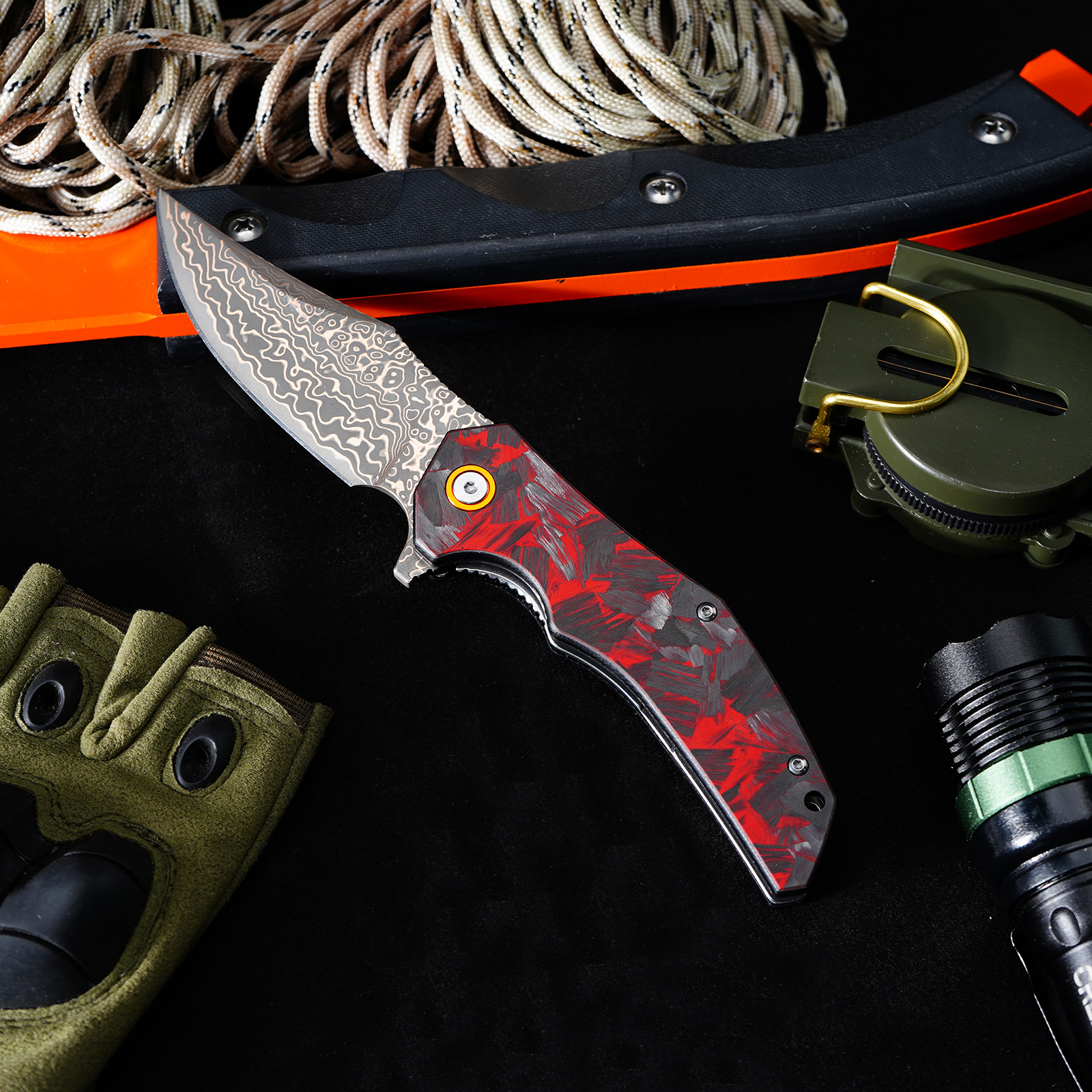 Tunafire Knife GT-DM052-1 Red Carbon fiber Handle Flipper Knife VG10 steel core Yellow brass Damascus steel pattern Blade Camping Hunting Knives