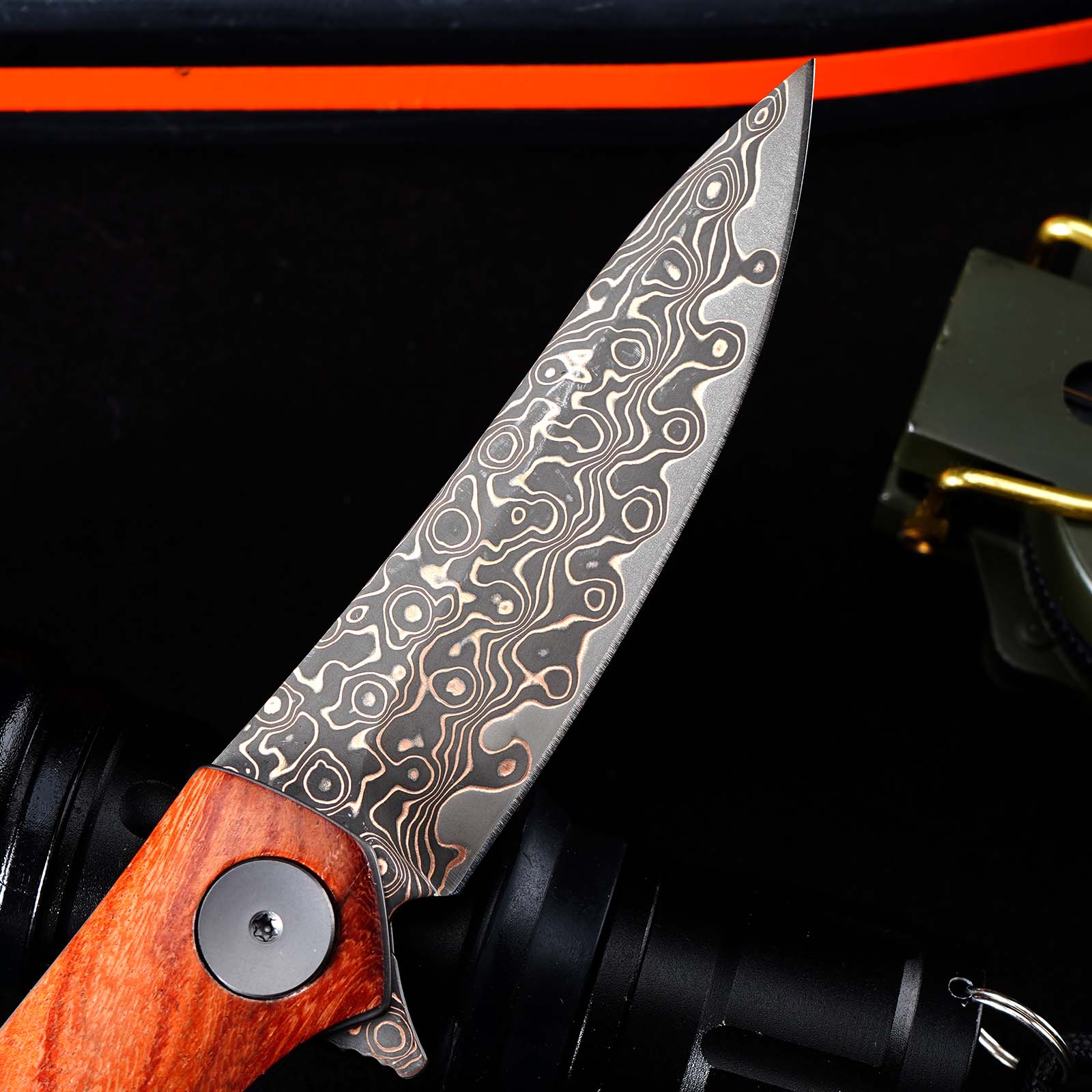 Tunafire GT‑K4020‑3 Folding Knife, Brass Damascus VG10 Steel Core, Yellow Sandalwood Handle, Ball Bearing EDC Pocket Knife